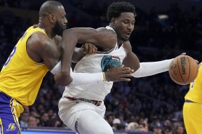 关于NBA常规赛集结日再迎强敌；孟菲斯灰熊队长鼓劲；主帅态度：管理层满意；轮换策略成焦点的信息